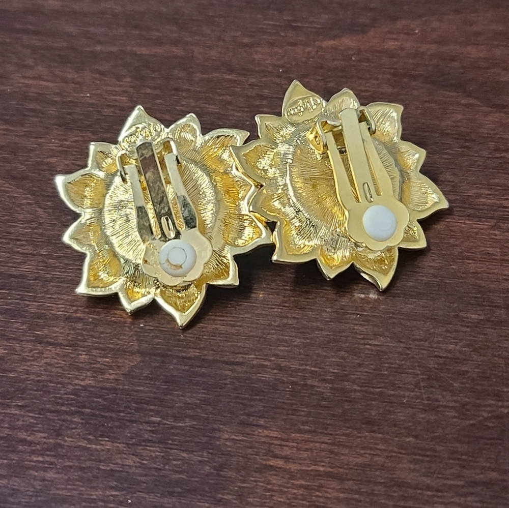Napier sunburst clip earrings - Picture 2 of 7